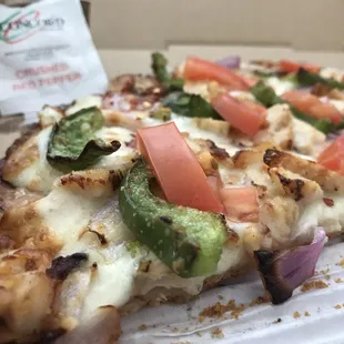 Cauliflower crust pizza at Lamppost  - Creamy Garlic Chicken