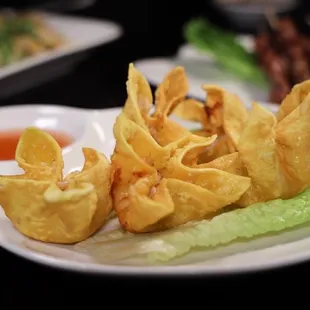 IG: @andrewloves_  Crab Rangoon
