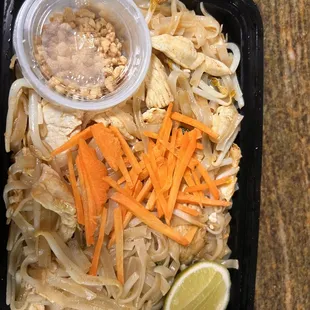 chicken pad thai