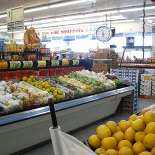 inside Lam&apos;s Supermarket