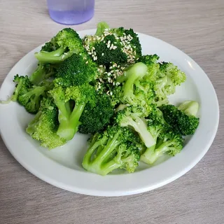 Broccoli with Garlic Sauce and Sesame Oil