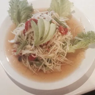 Som Tum Avocado (Avocado papaya salad)**