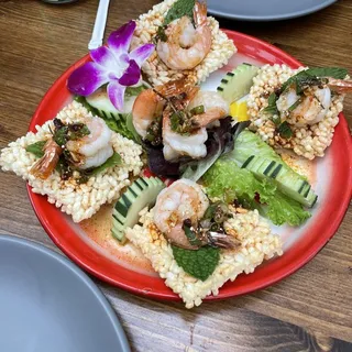 Larb Kung Tod (Fried shrimp salad)***