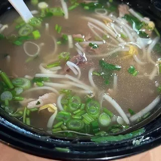 Mama Lan's Pho Dac Biet