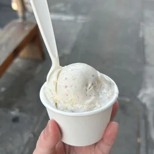 Scoop Fruity Pebbles