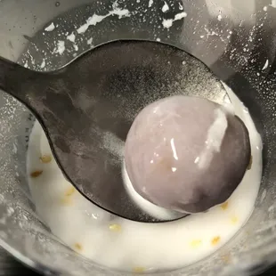 Their taro balls chè