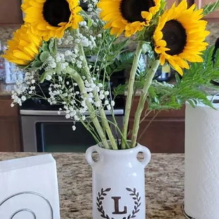 The best florist in town! Hands down GREAT Customer service beautiful arrangements..You will NOT be disappointed make sure you GO visit A1!