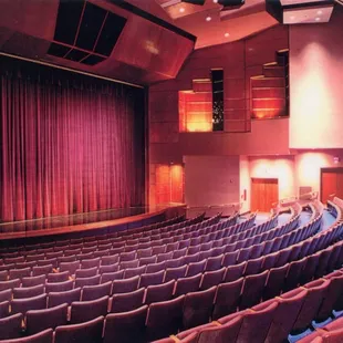 Main Stage theatre seats 758