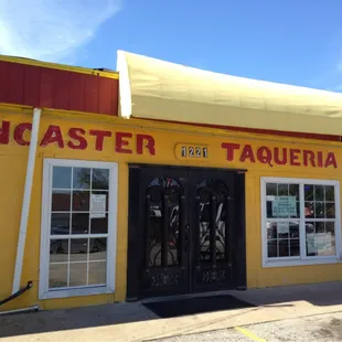 Right on the corner of Masonic and E Pleasant Run is this great little spot.