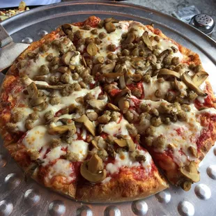 Small pizza w/ sausage and mushroom
