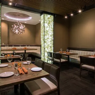 sushi and sashimi, interior