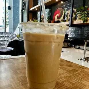 Iced Oatmilk Latte w/Vanilla