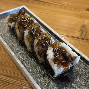 Salmon skin roll