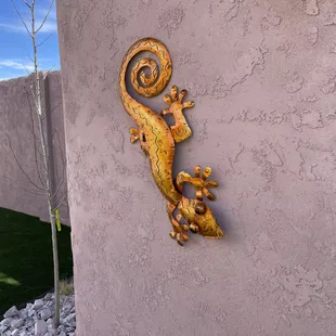 Decided to throw in an accent lizard to spice it up ;D