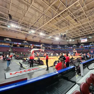 Memphis Hustle hosting the Austin Spurs.