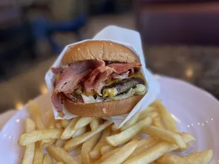 Douglas Burgers 23