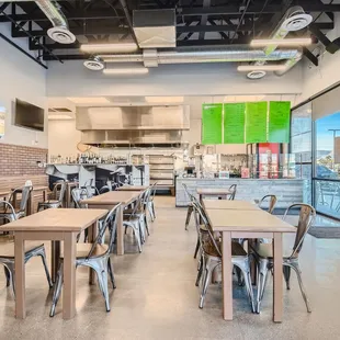 Dine in style at Landini&apos;s Pizzeria, where our open and spacious seating invites you to savor each slice