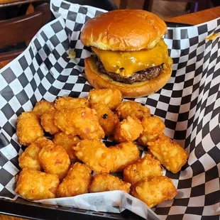 Cheeseburger and Tots