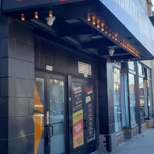 the entrance to the landmark lanes