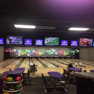 Nice bowling alley - clean and new