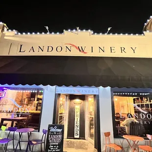 the outside of the restaurant