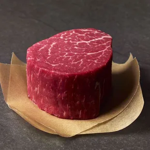 This is a 7 oz, filet, NOT from Langensteins.  This steak is a nice center cut steak with marbling.  This is what I ordered but didn&apos;t get.