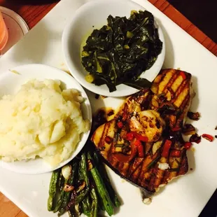 Swordfish, garlic potatoes, collard greens and sautéed green beans...yummy!!  This was the chef's special.
