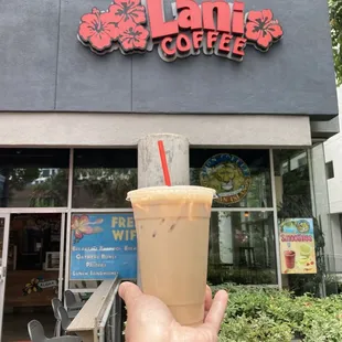 Lion Thai Latte outside storefront