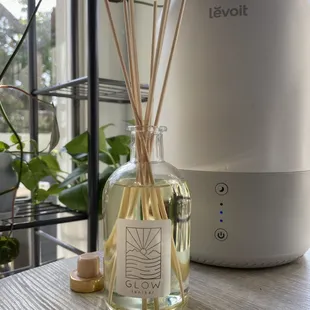 Pikake 8 oz reed diffuser - smell is amazing and potent, extremely generous size