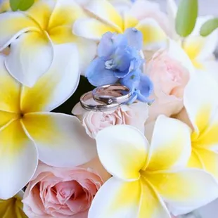 Our wedding florist really came through with these spectacular arrangements.