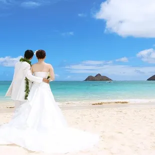 We loved planning this beautiful Hawaiin Beach Wedding!