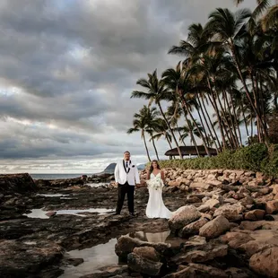 Wedding Portraits at Lanikuhona - Wedding Photography by HNL Studios www.hnlstudios.com