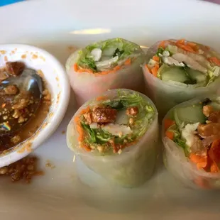 Fresh Spring Roll Appetizer (8 were served but by the time we remembered the take the picture, 4 were left)