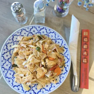 Pad Kee Mao (Drunken noodles), flavor bomb and full of herbal smell. Must try.