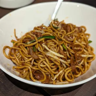 Stir fried noodles with pork