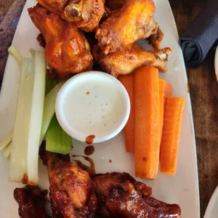 bbq chicken, fried chicken wings, food, poultry, chicken, fried chicken, bbq wings, chicken wings, chicken wings and fried chicken