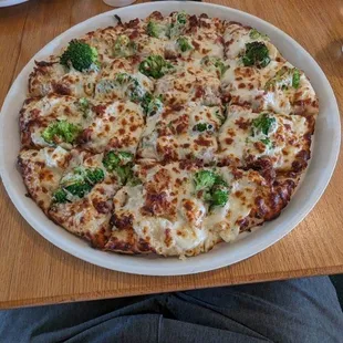 Chicken Alfredo pizza