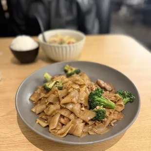 Pad See Ew - Instagram @friesandchives