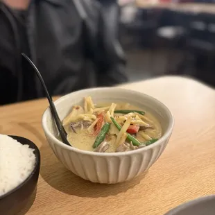 Green Curry - Instagram @friesandchives