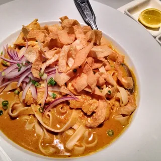 L-Khao Soi Lunch Special
