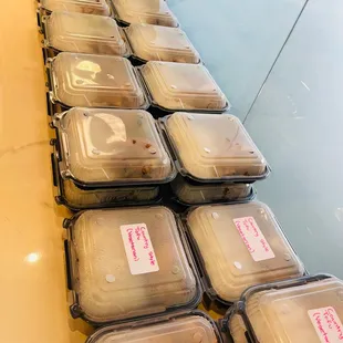 Impress your clients with Lantern Garden's expertly crafted individual lunch catering. Delicious flavors for professional settings!