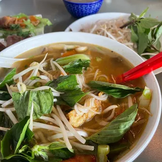 P10. House Special Pho