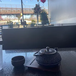 H8. Hot Tea