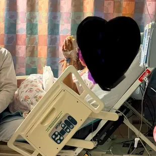 Sandwich in hand right after giving birth. Lol Get you that #1!!!