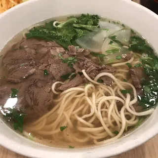 L. Beef & Sliced Noodles in Signature Broth()