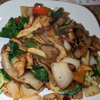 #38. Pad Khee Mau (Drunken noodles)