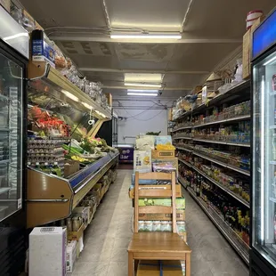 Very neat petite store with a lot of great finds. Catered to Asian and Southeast Asian taste.