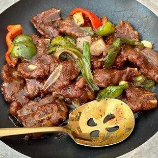 Black pepper short ribs