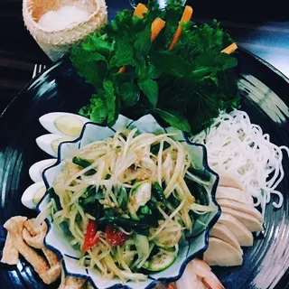 Luang Prabang" Papaya Salad (G)