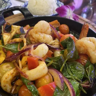 Seafood Sizzling Tom Yum (G)